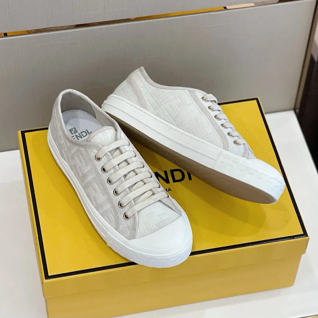 Factory price: 380 new Fendi Fendǐ Domino sneakers with jacquard FF pattern, embossed FF pattern on the toe, canvas upper, T men's men's shoes 💰U customized outsole Size: 38-45, (45 customized)
